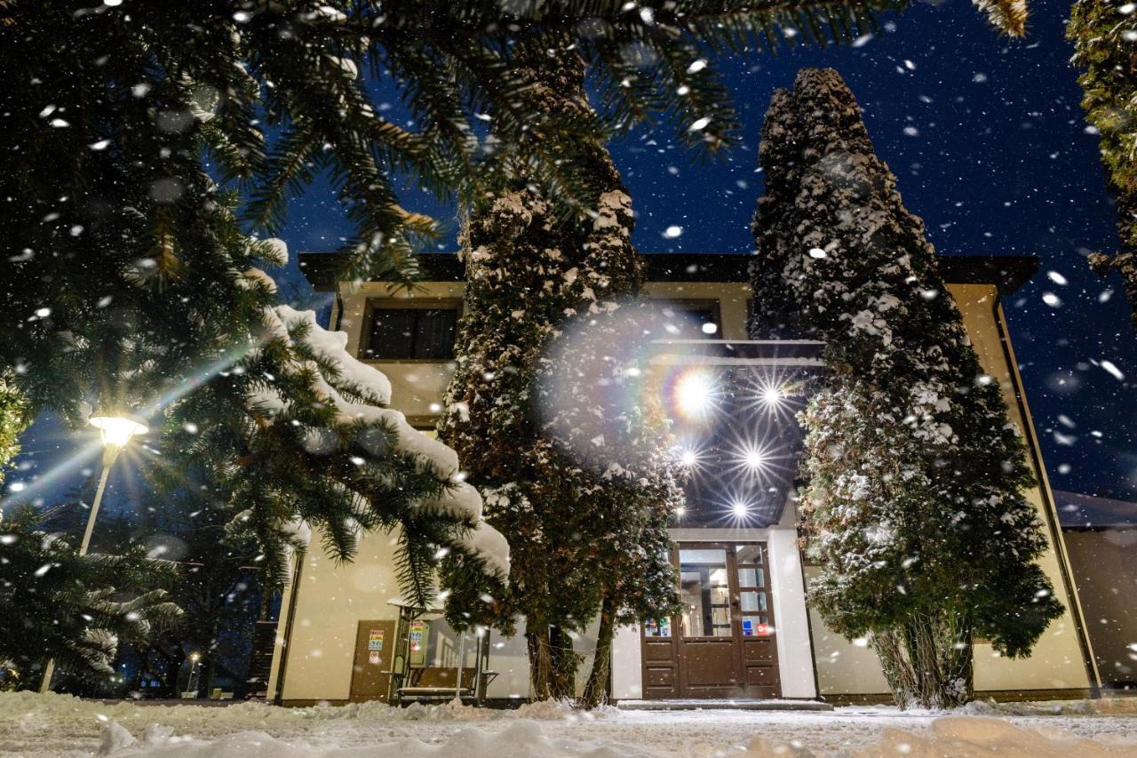 Conacul Domnesc Hotel Scheia Exterior foto
