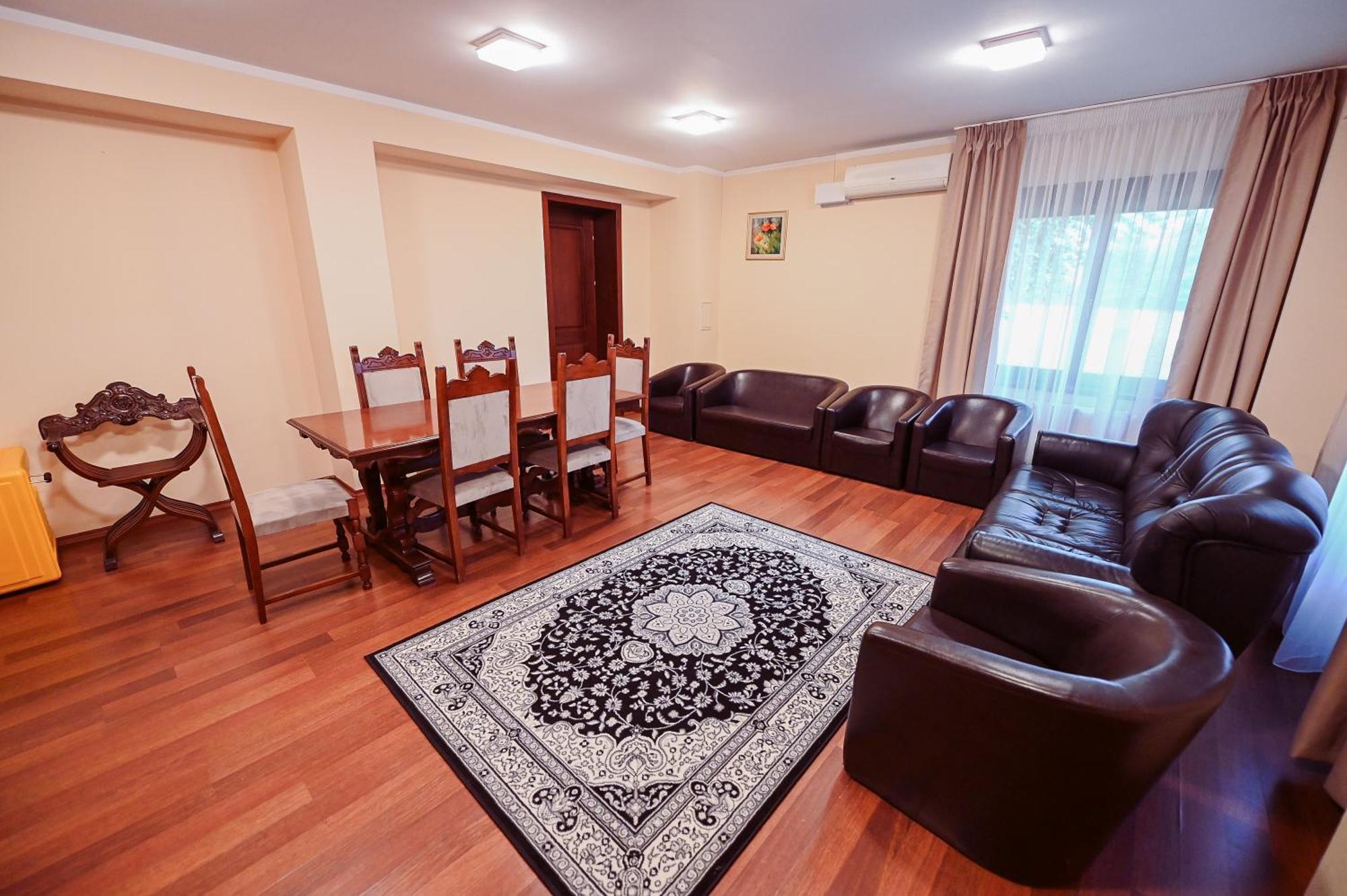 Conacul Domnesc Hotel Scheia Exterior foto
